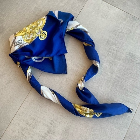 Auth HERMES Carre 90 Cliquetis Scarf Blue/Multicolor 100% Silk - Picture 2 of 5